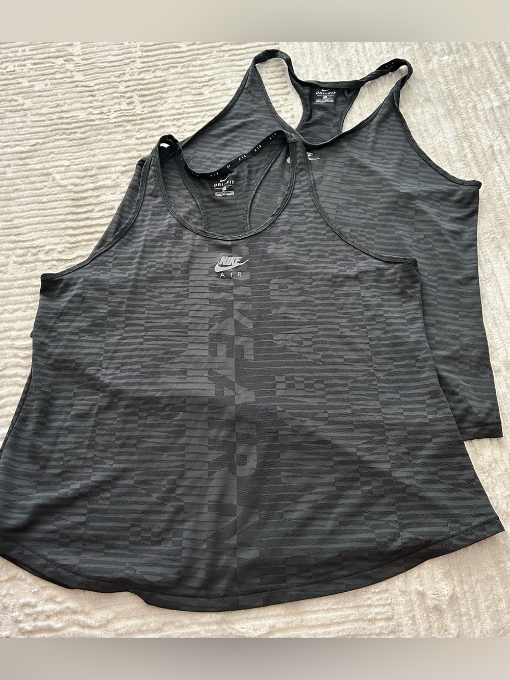 Nike Air Women’s Running Tank Black/Dark Smoke Grey 1X (2)